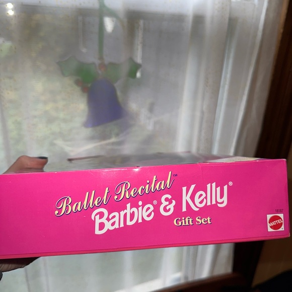 Barbie & Kelly Ballet Recital Gift Set 1997 - Picture 3 of 5